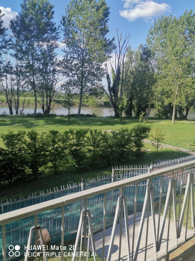 Canneto sull'Oglio Villa Pertini Appartamento Primo Piano Nel Parco Oglio Sud מראה חיצוני תמונה